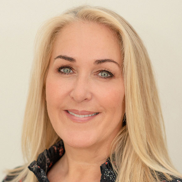 Dr Fiona McKinney