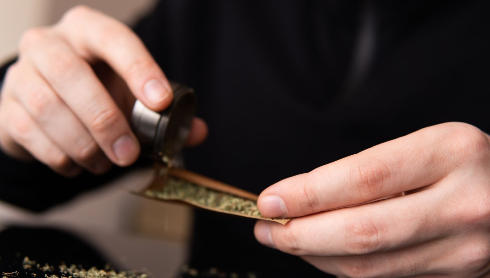 ليكسابرو مع الحشيش