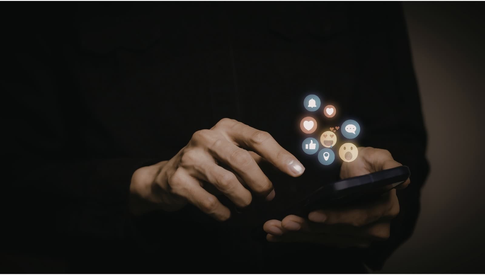 الادمان على مواقع التواصل الاجتماعي